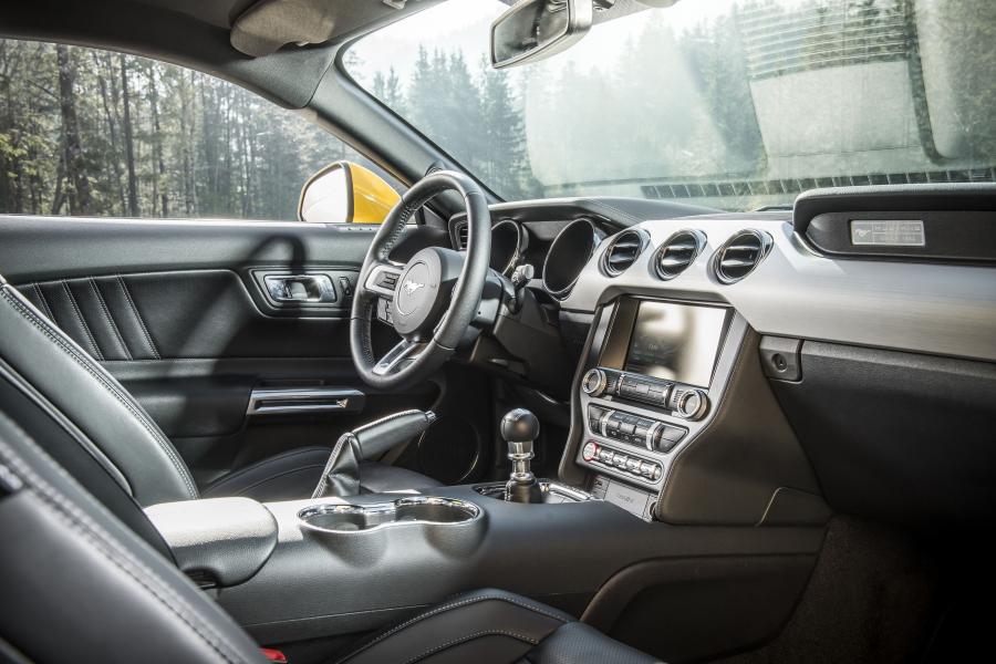  Ford Mustang GT Fastback 2015 года  (EU) (фото 14 из 37)